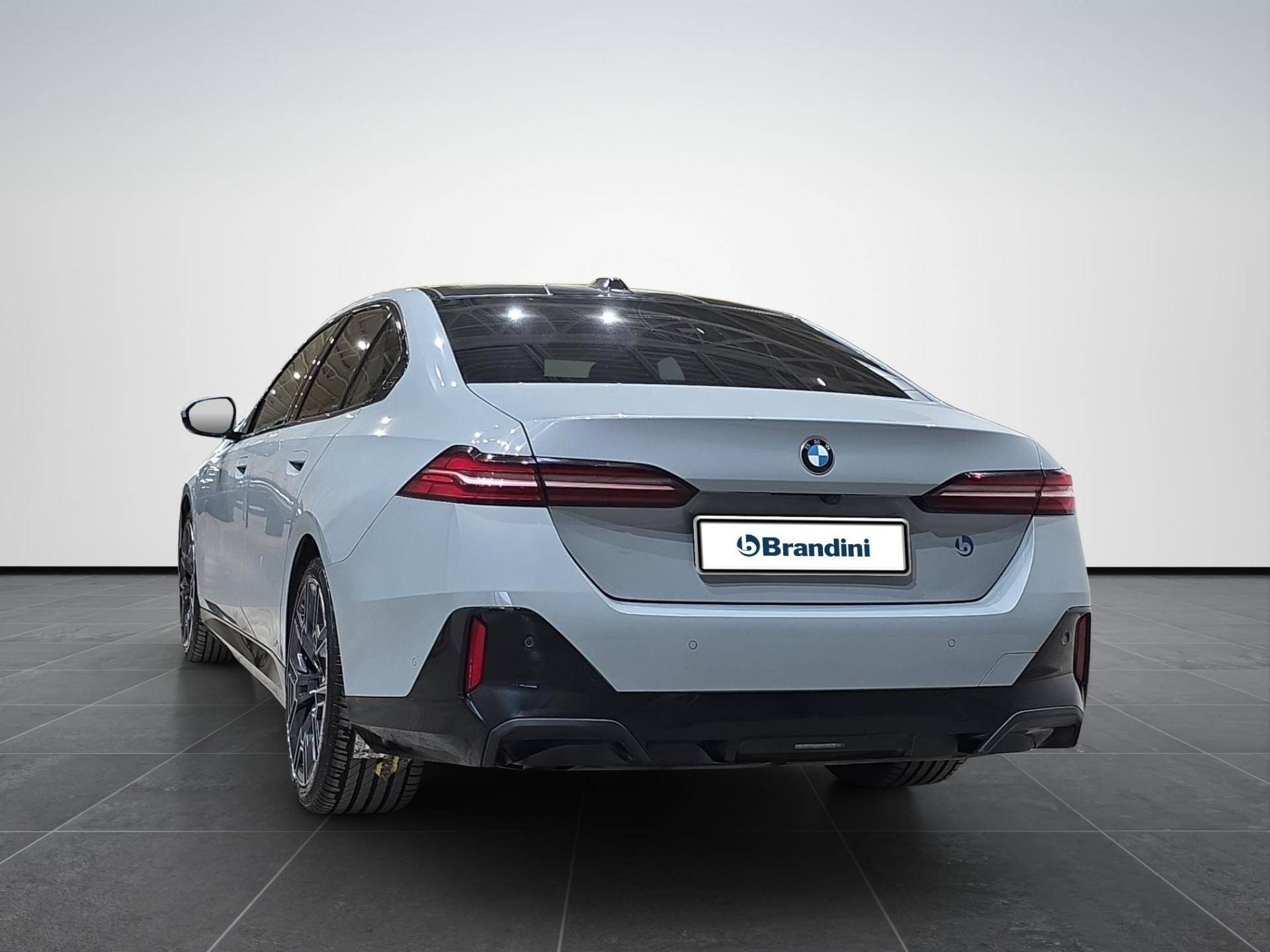 Auto Venduta - BMW Serie 5 Berlina 520d 48V xdrive M Sport auto usata in pronta consegna - Brandini