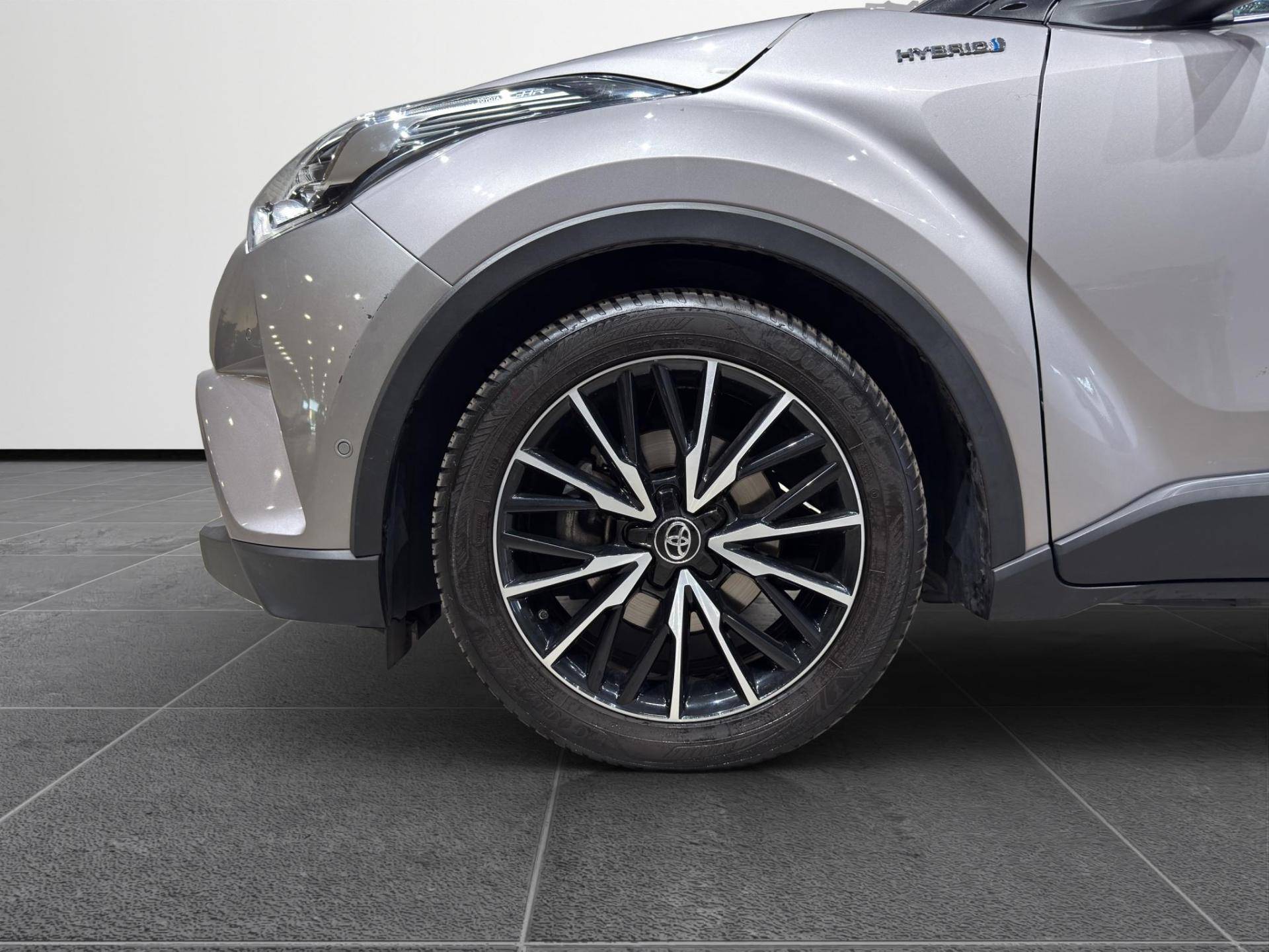 Auto Venduta - TOYOTA C-HR C-HR 1.8h Lounge 2wd e-cvt usata in pronta consegna - Brandini