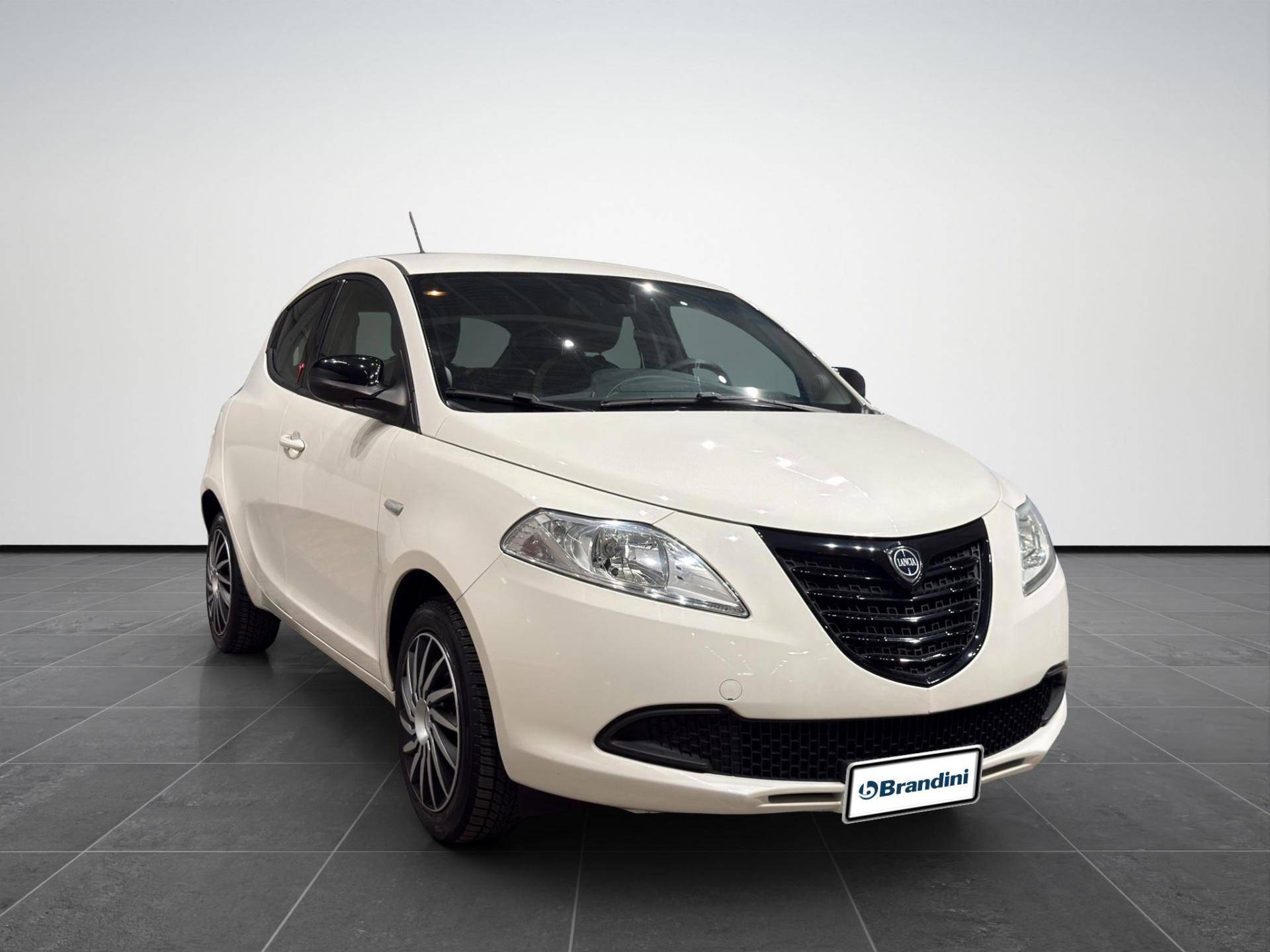 Auto Venduta - LANCIA Ypsilon Ypsilon 1.2 8v Silver c/clima 69cv usata in pronta consegna - Brandini