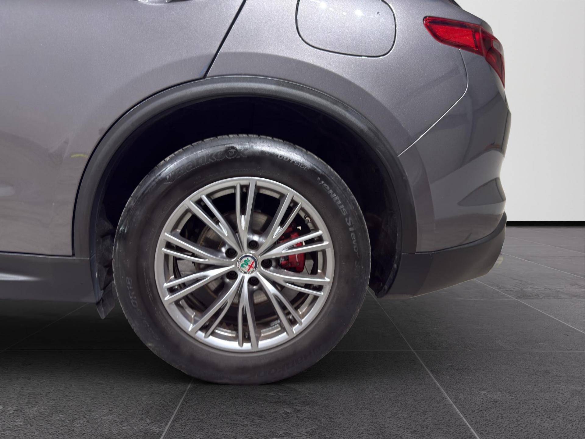 ALFA ROMEO Stelvio Stelvio 2.2 t Executive Q4 210cv auto usata in pronta consegna - Brandini