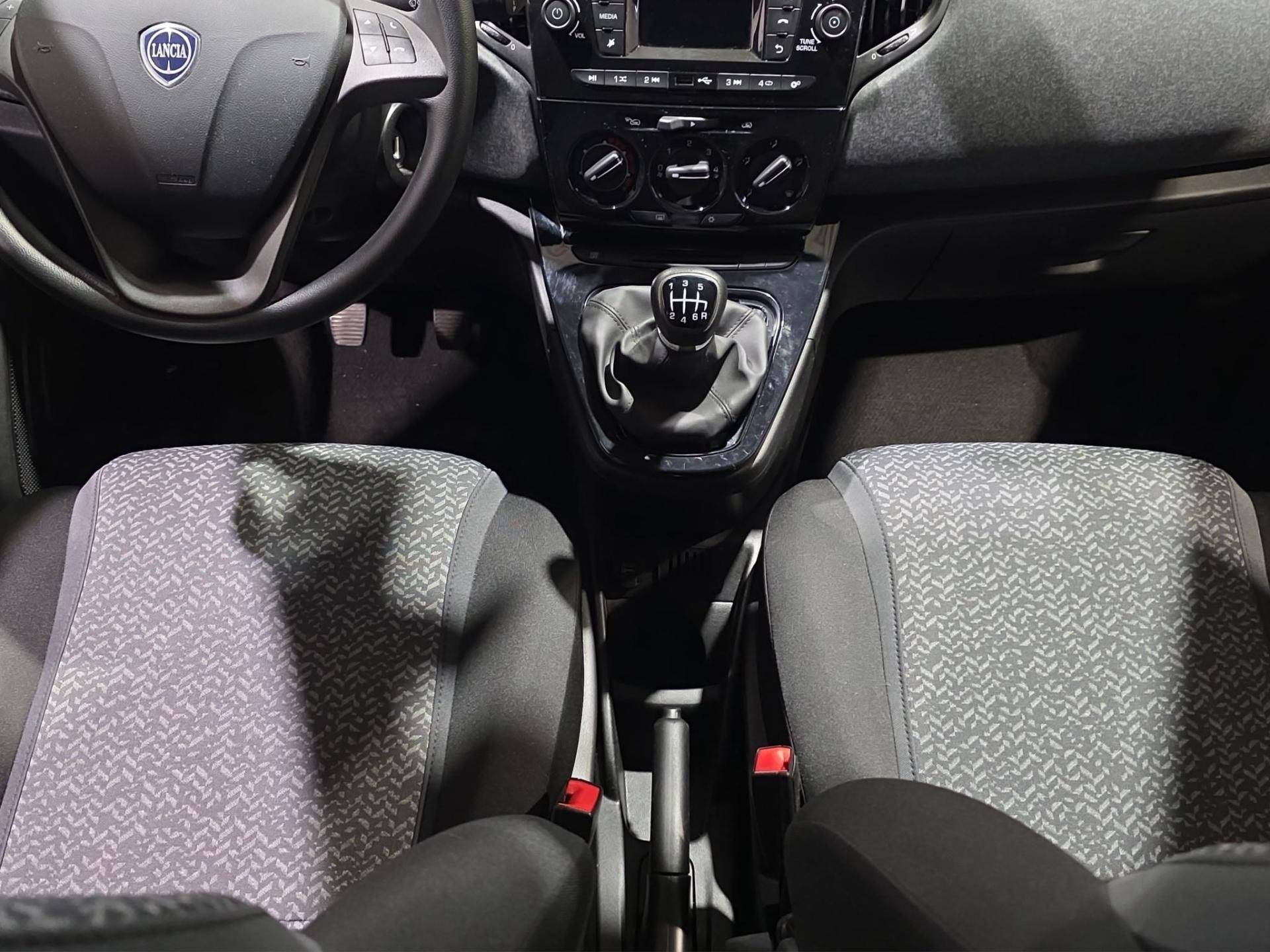 Auto Venduta - LANCIA Ypsilon Ypsilon 1.0 firefly hybrid Silver Plus s&s 70cv usata in pronta consegna - Brandini