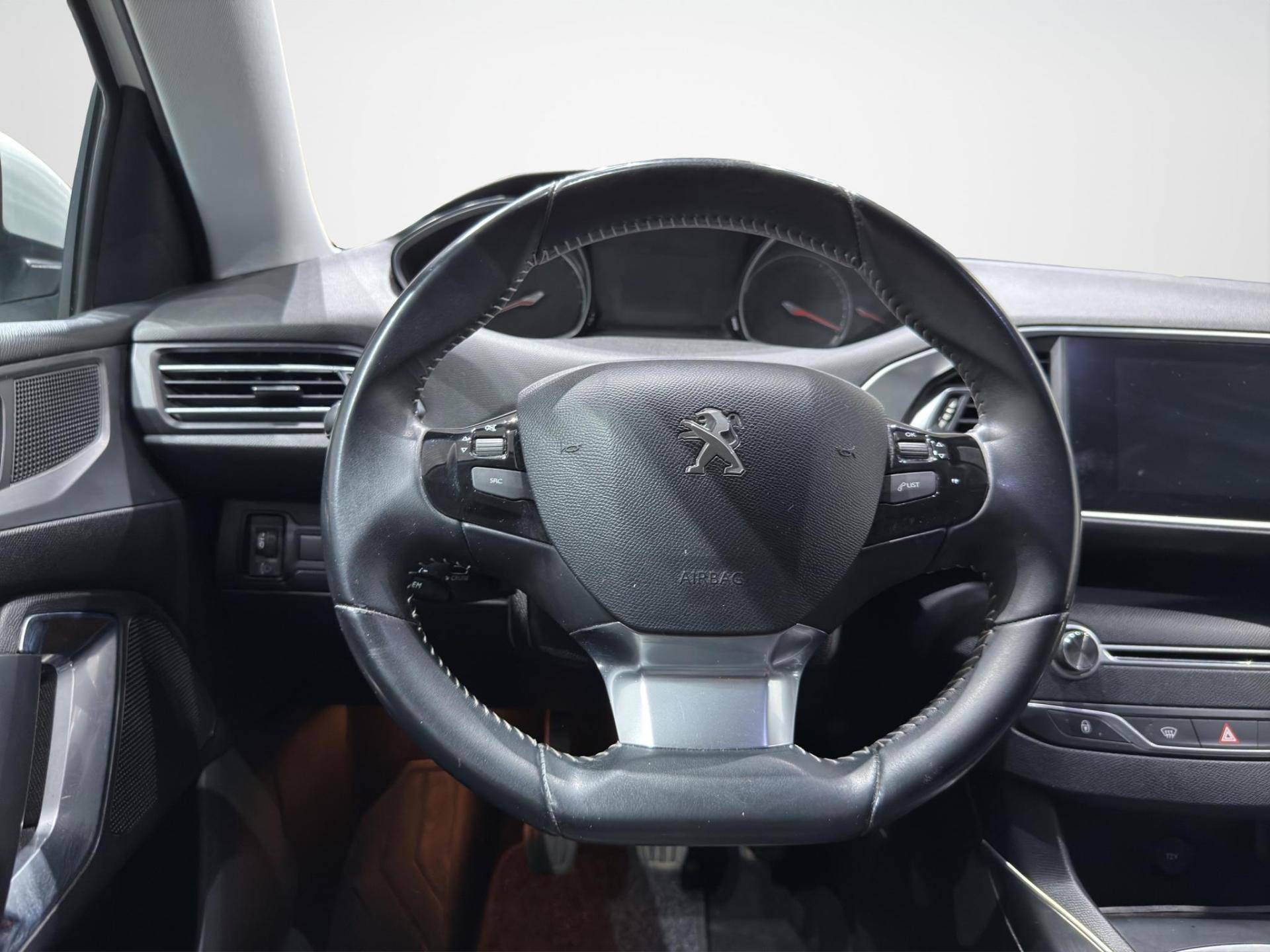 PEUGEOT 308 308 5p 1.5 bluehdi Allure s&s 130cv usata in pronta consegna - Brandini