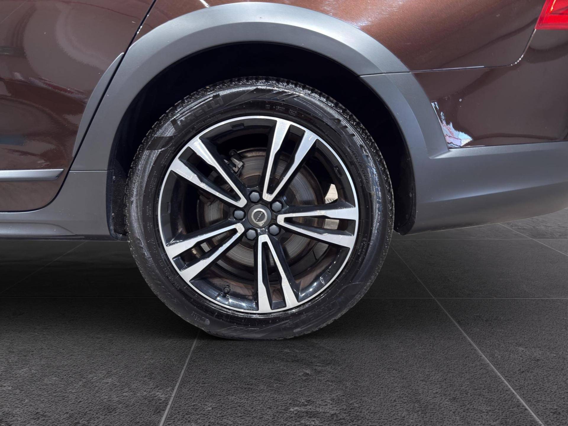 VOLVO V90 2016 Cross Country V90 Cross Country 2.0 d4 Pro awd geartronic my19 usata in pronta consegna - Brandini