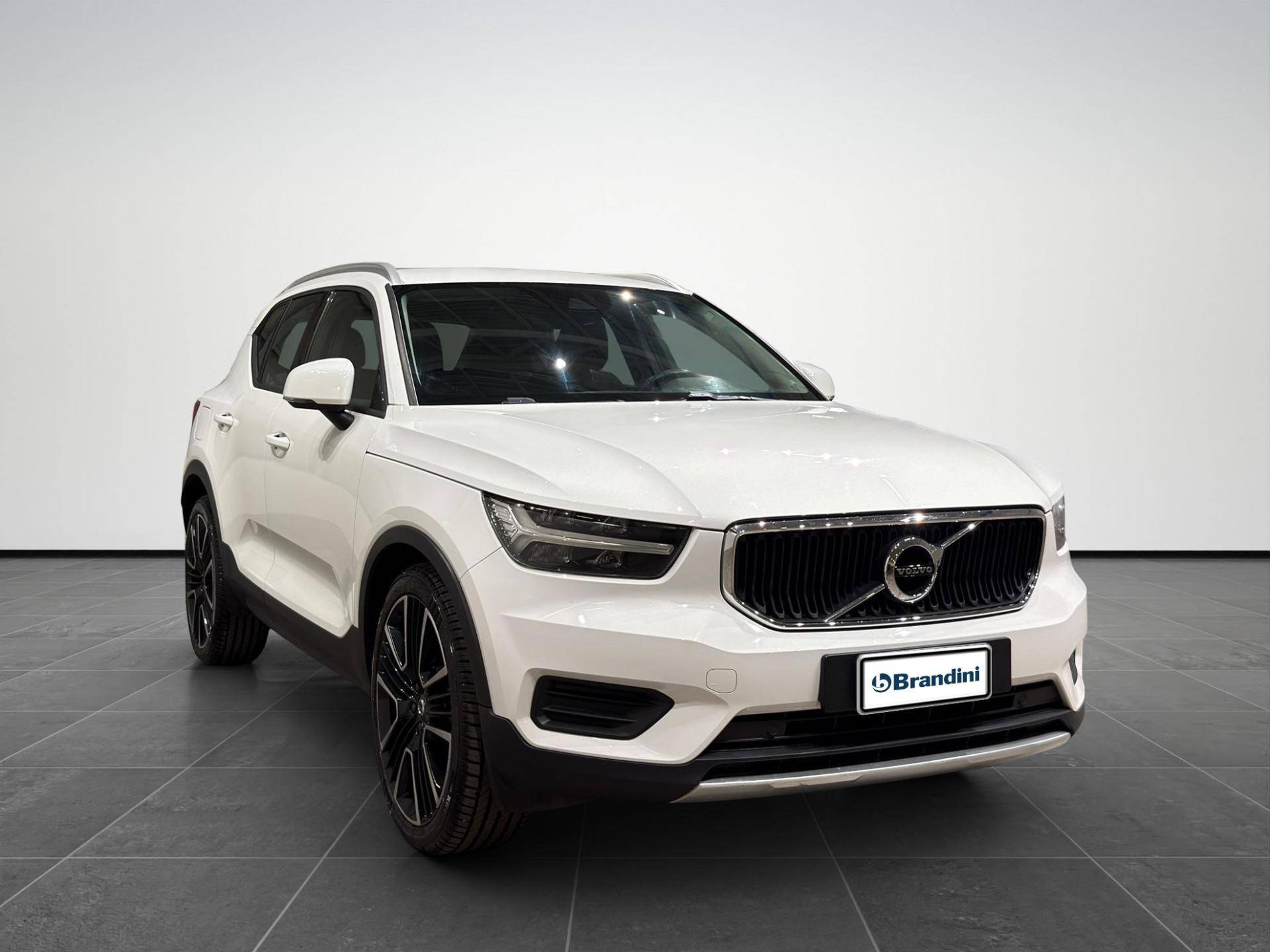 VOLVO XC40 XC40 2.0 d3 Momentum awd geartronic usata in pronta consegna - Brandini