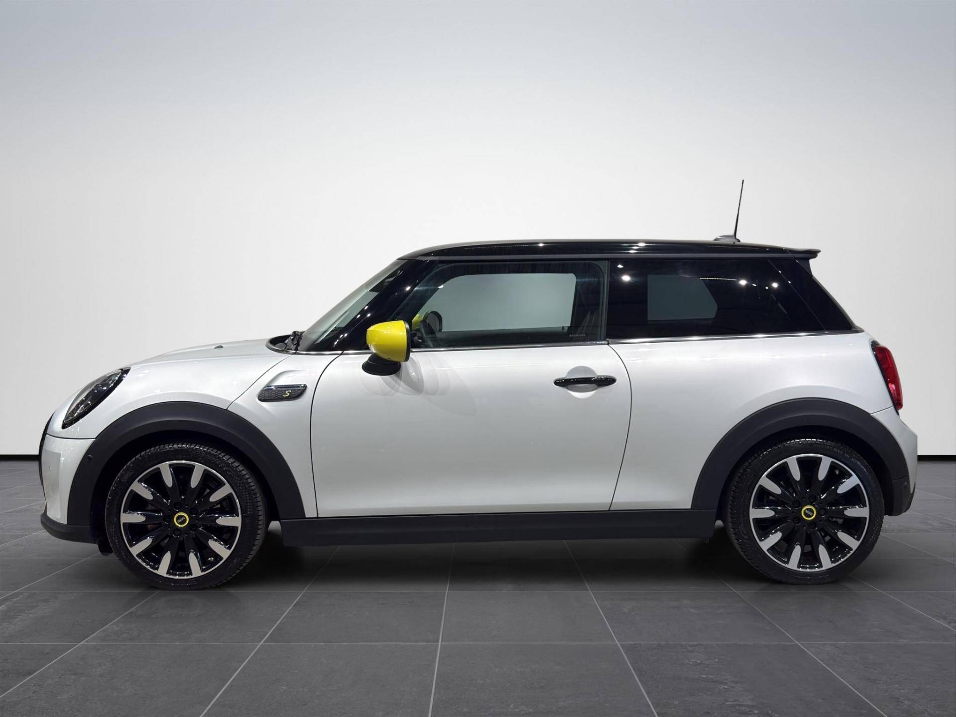 Auto Venduta - MINI Mini Mini 3p Cooper SE Yours auto usata in pronta consegna - Brandini