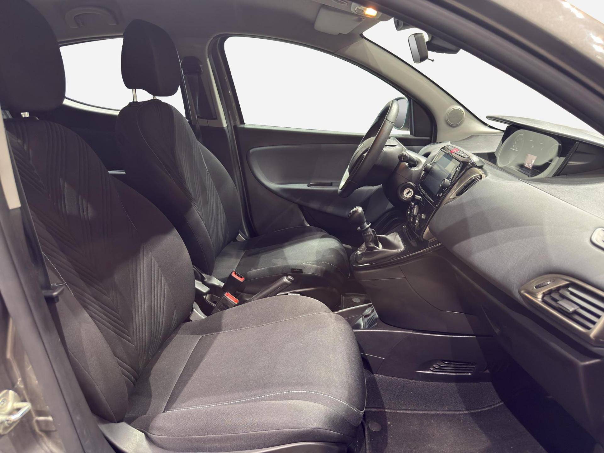 LANCIA Ypsilon Ypsilon 1.0 firefly hybrid Alberta Ferretti s&s 70cv usata in pronta consegna - Brandini