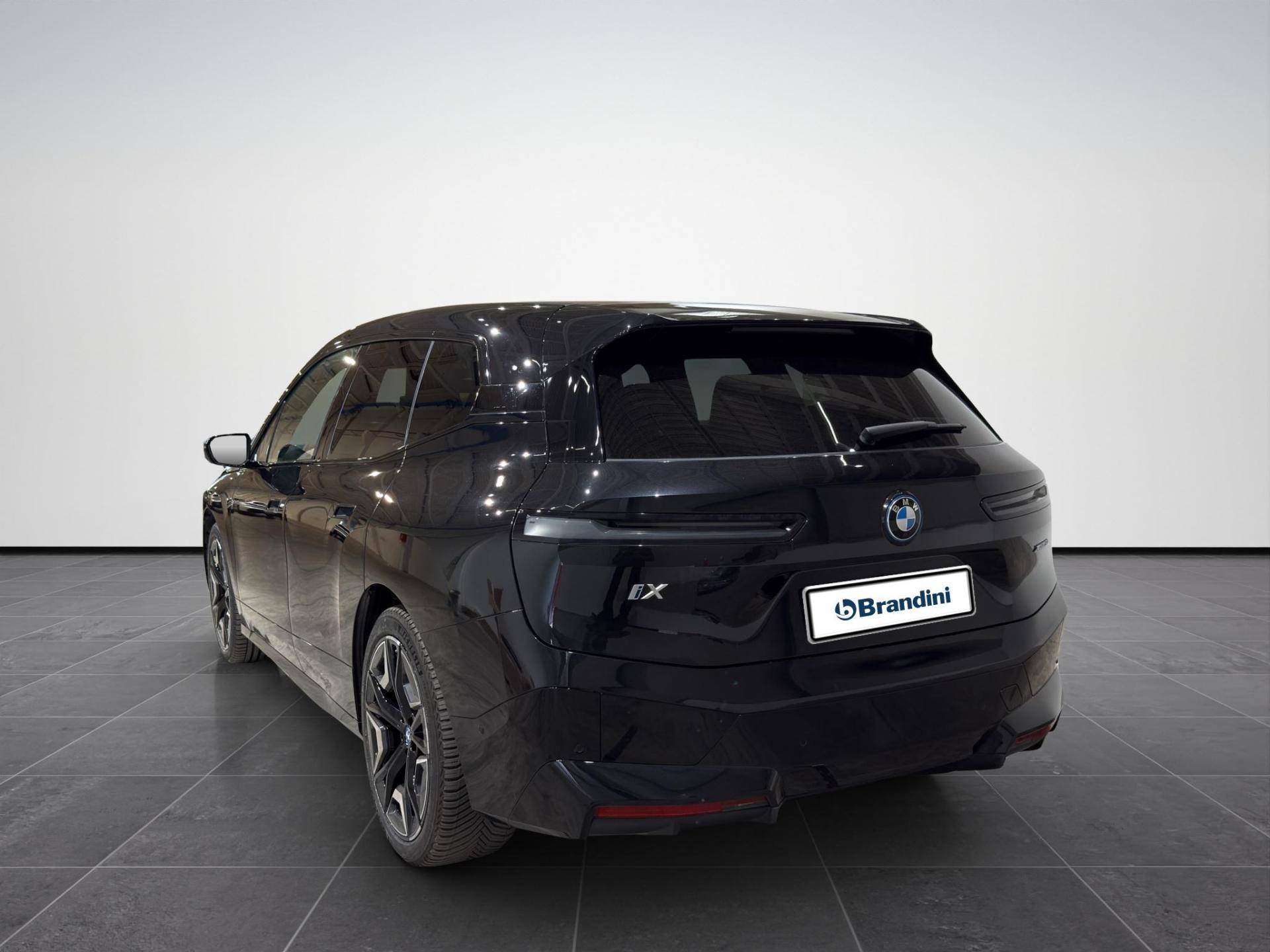 BMW iX iX xdrive50 pacchetto sportivo usata in pronta consegna - Brandini