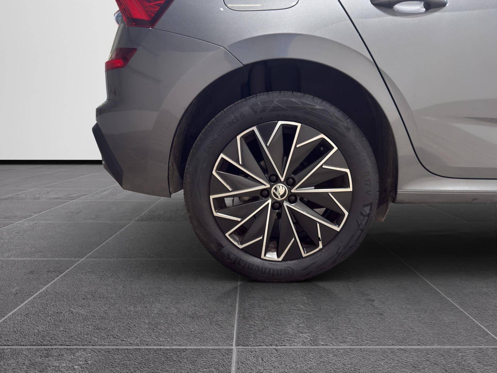 SKODA Kamiq 2024 Kamiq 1.0 tsi Black Dots 115cv usata in pronta consegna - Brandini