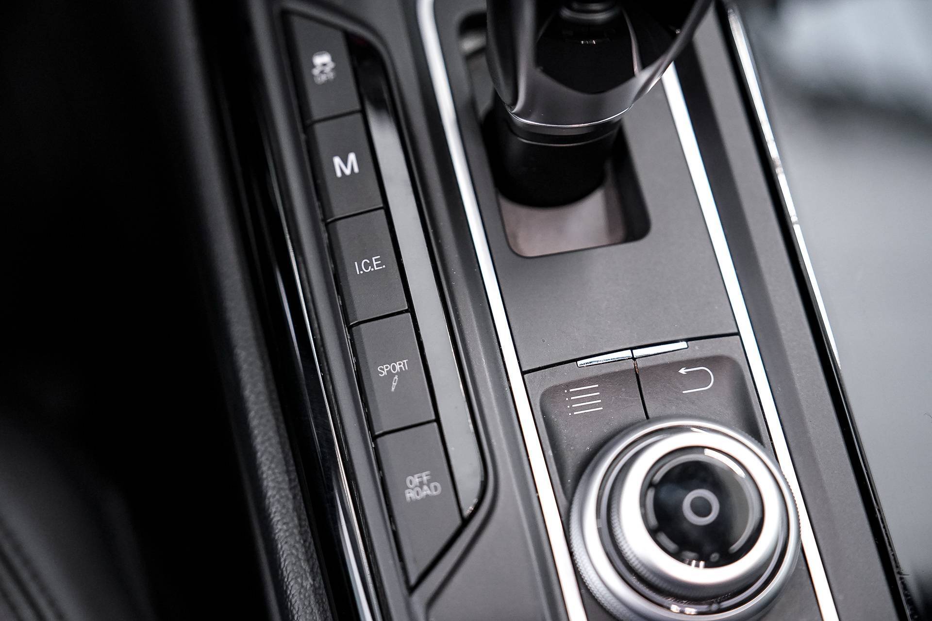 MASERATI Levante - Foto 19