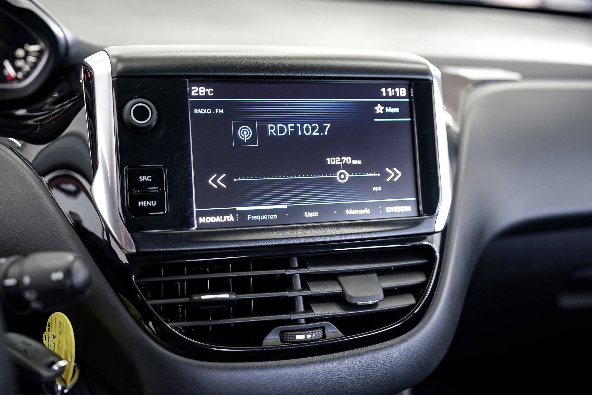 PEUGEOT 208 - Foto 15