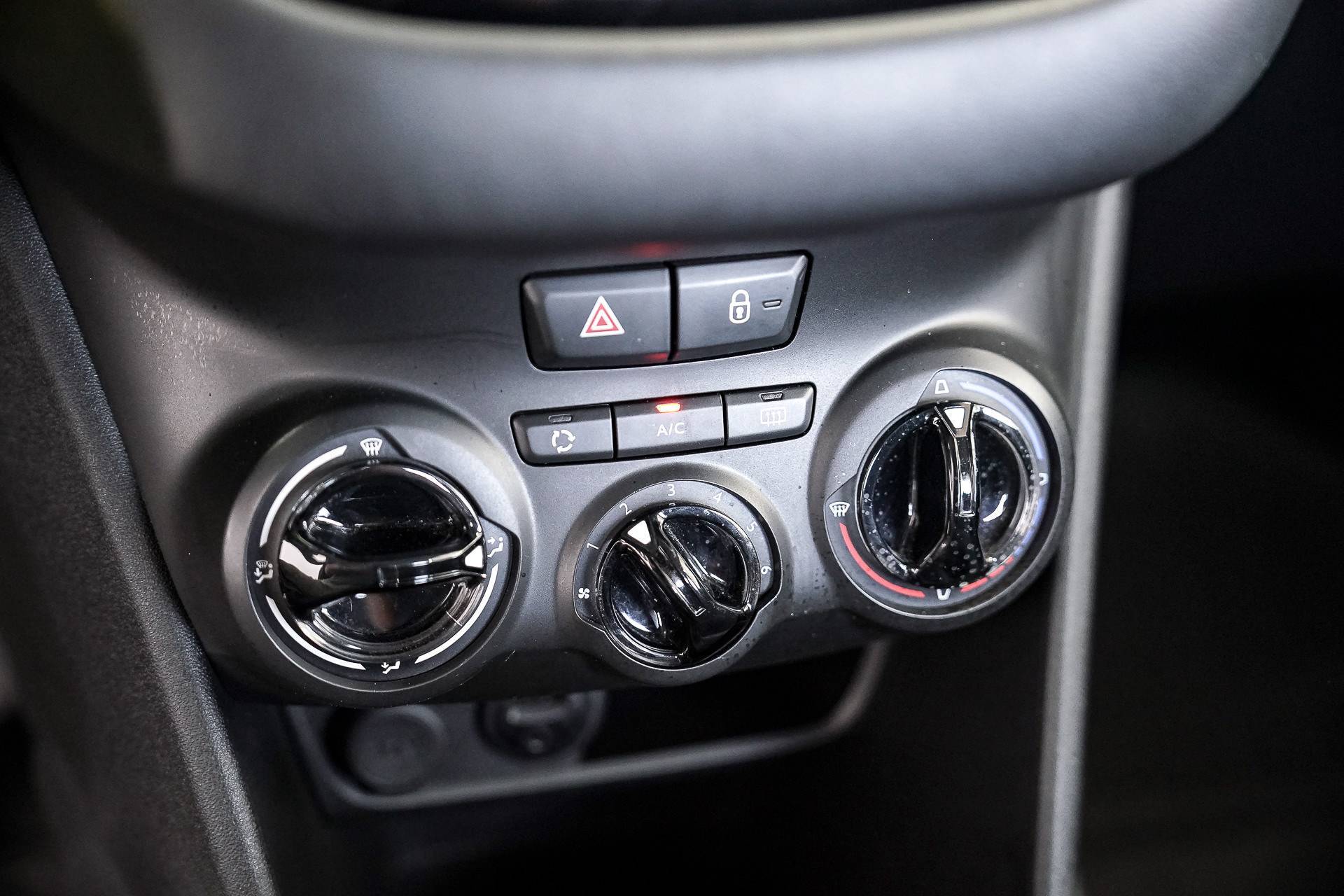PEUGEOT 208 - Foto 16