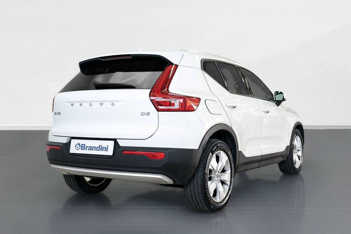 VOLVO XC40 - Foto 9