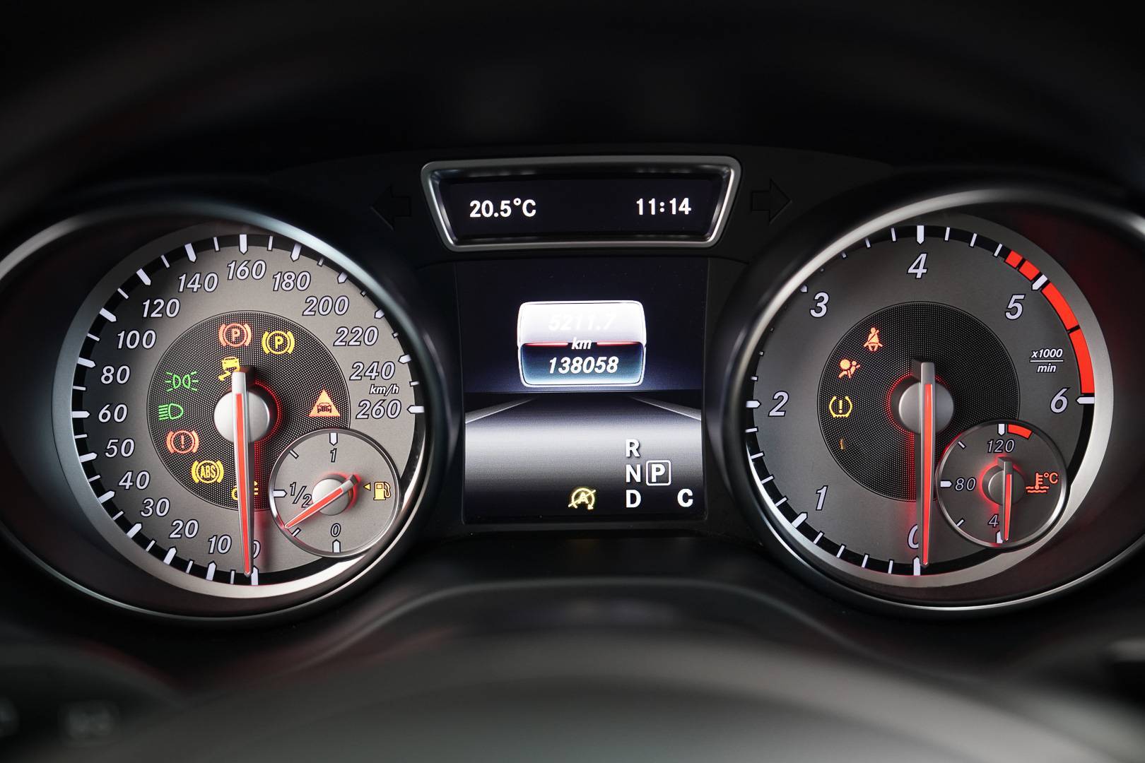 MERCEDES GLA - Foto 14
