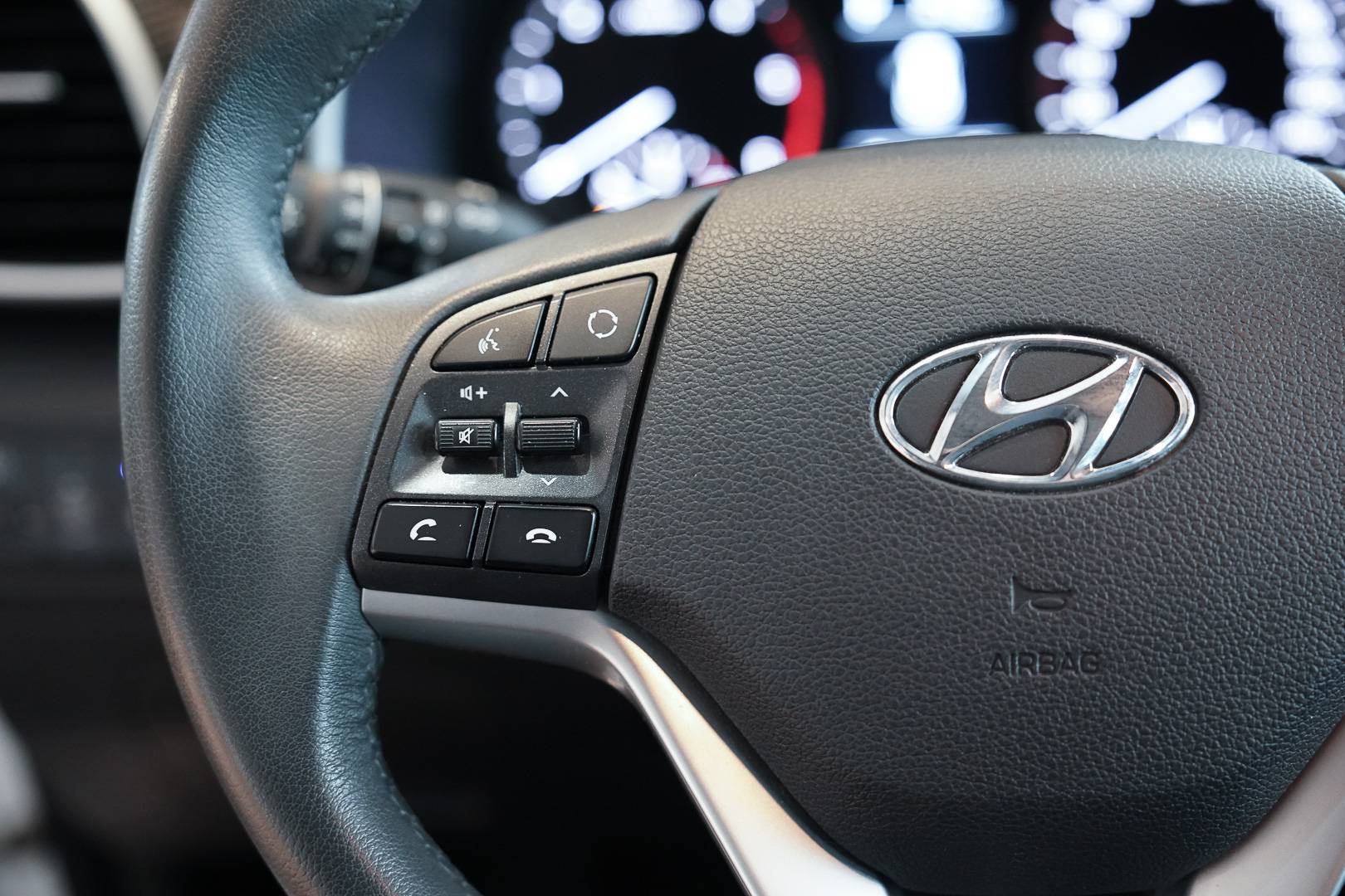 HYUNDAI Tucson - Foto 11
