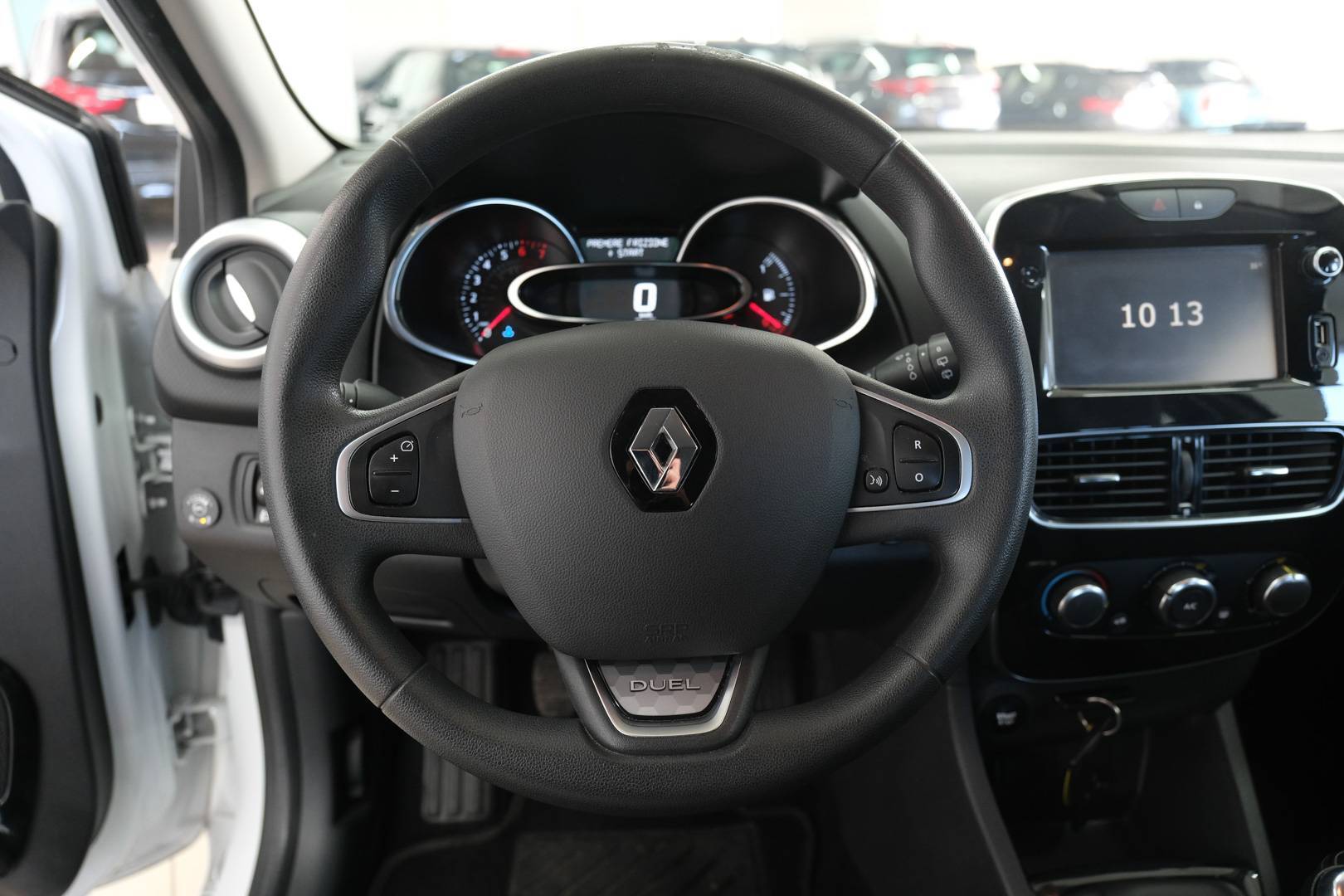 RENAULT Clio - Foto 10