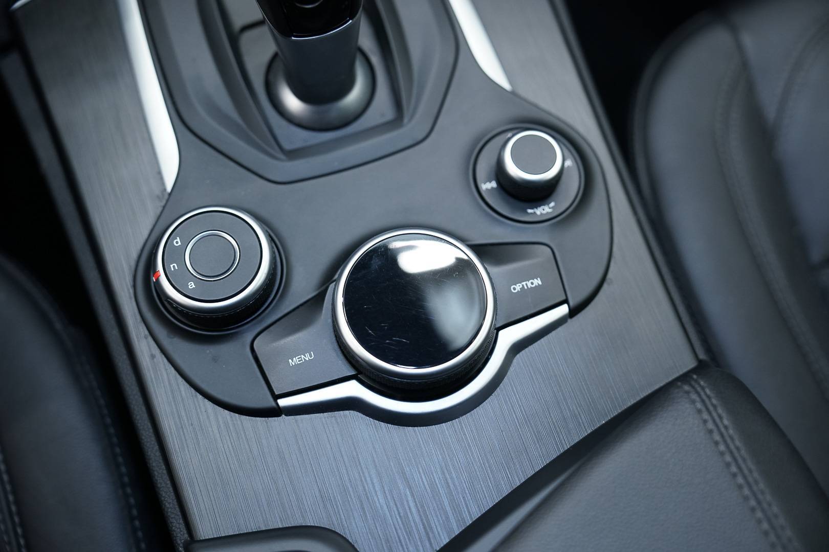 ALFA ROMEO Stelvio - Foto 22
