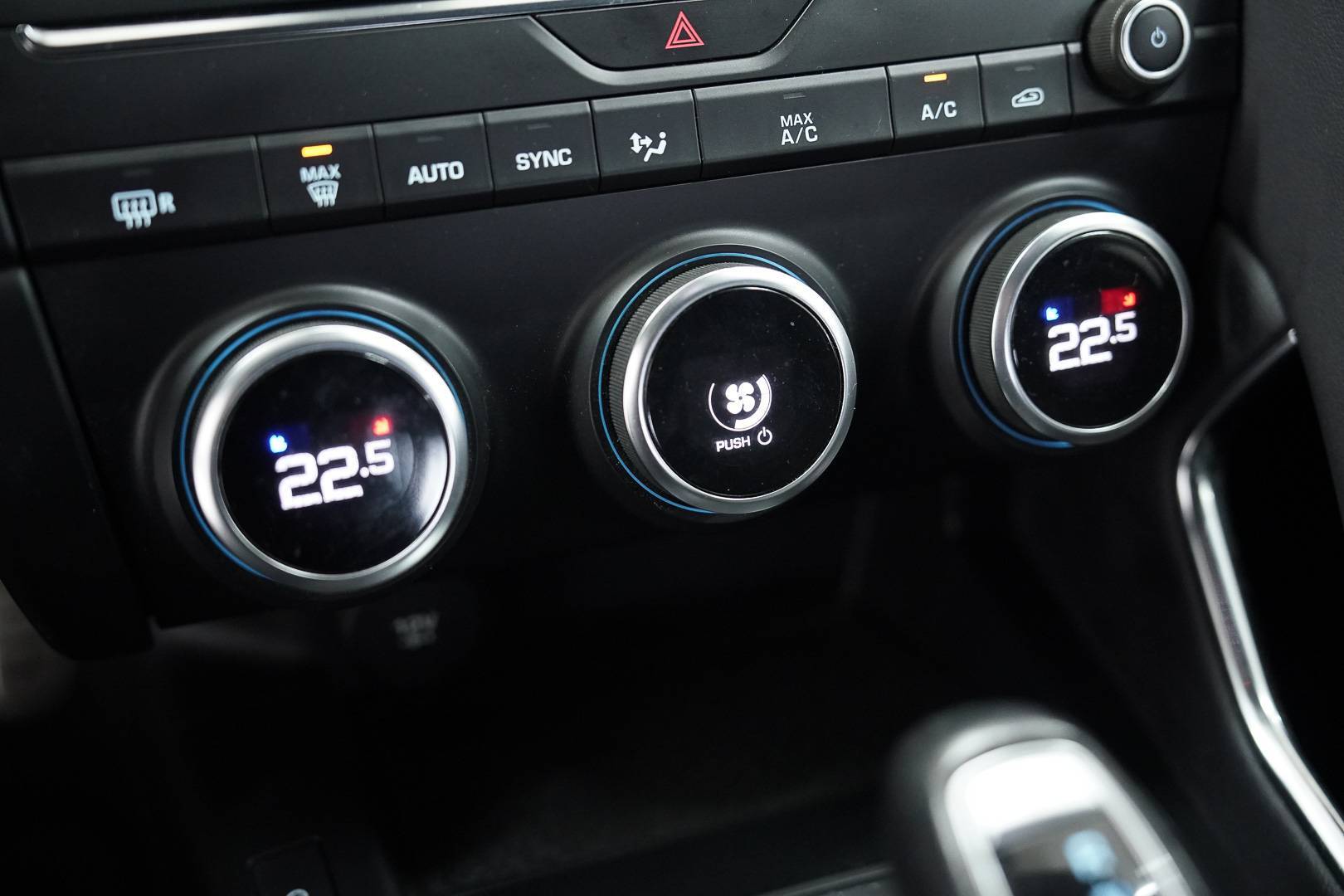 JAGUAR E-Pace - Foto 17