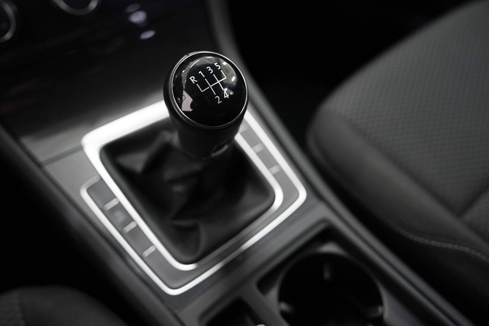 VOLKSWAGEN Golf - Foto 17
