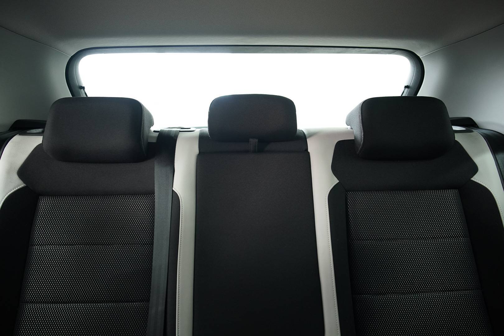 VOLKSWAGEN T-Roc  - Foto 23
