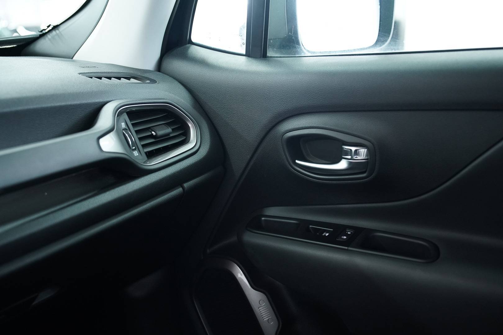 JEEP Renegade - Foto 17