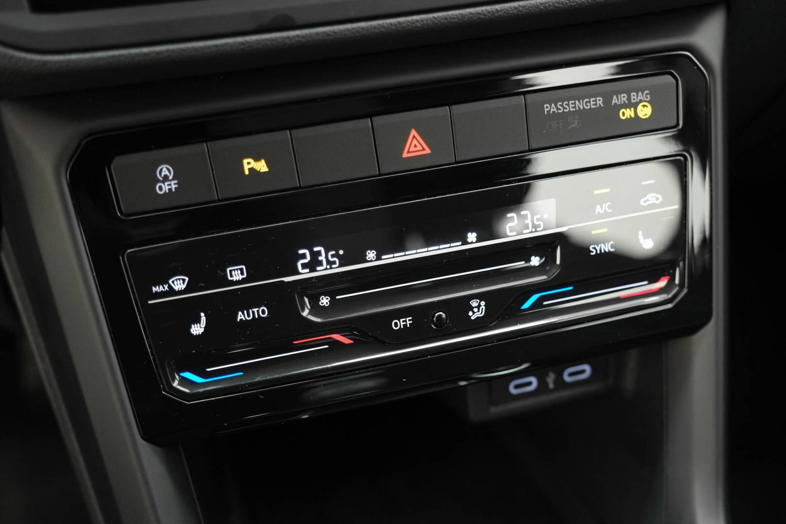 VOLKSWAGEN T-Cross - Foto 17
