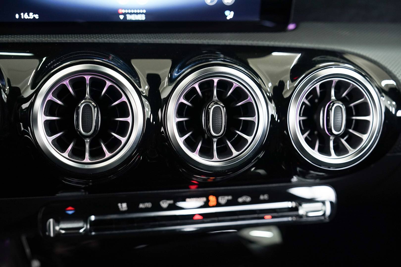 MERCEDES Classe A - Foto 19