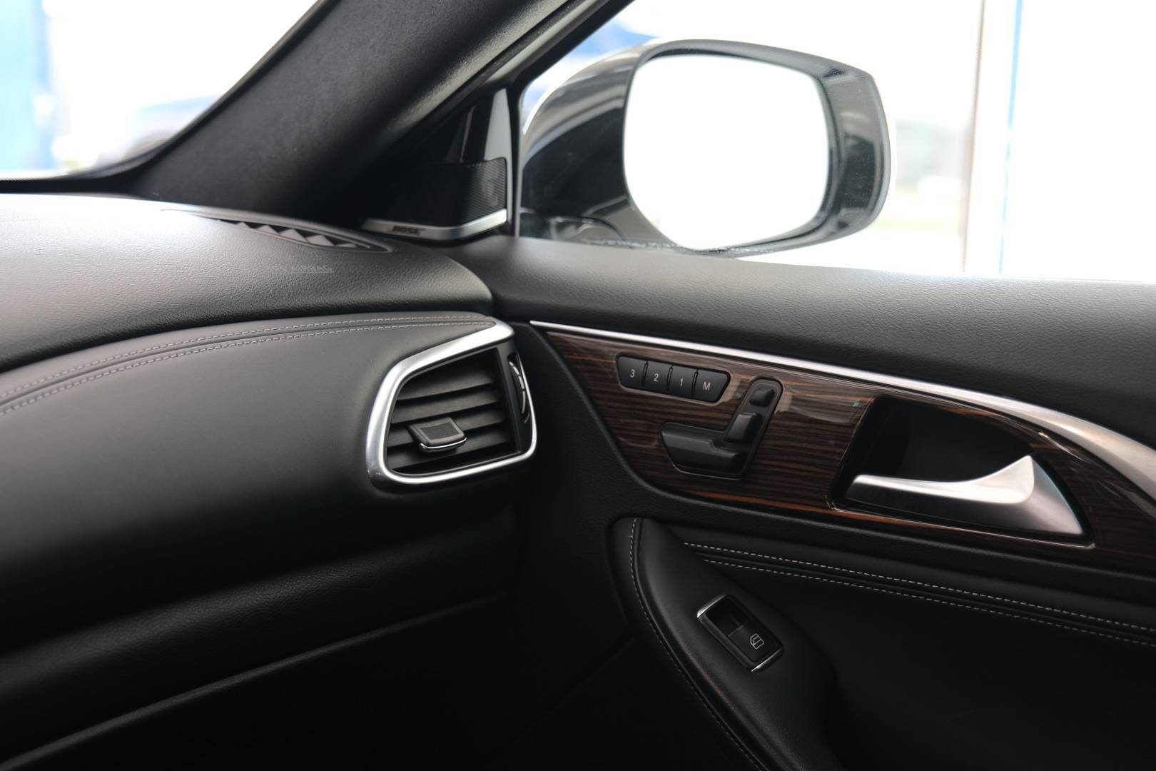 INFINITI QX30 - Foto 21