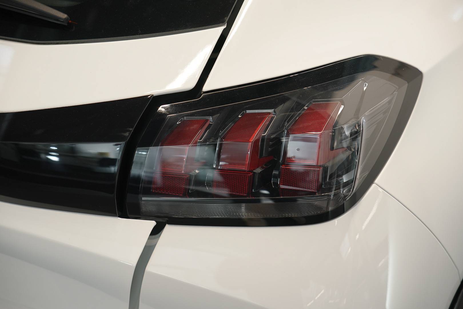 PEUGEOT 208 - Foto 5