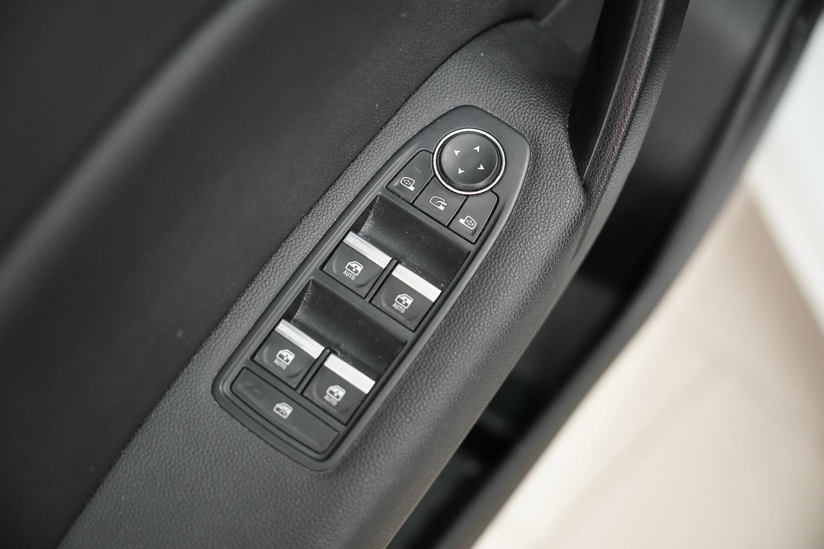 RENAULT Captur - Foto 10