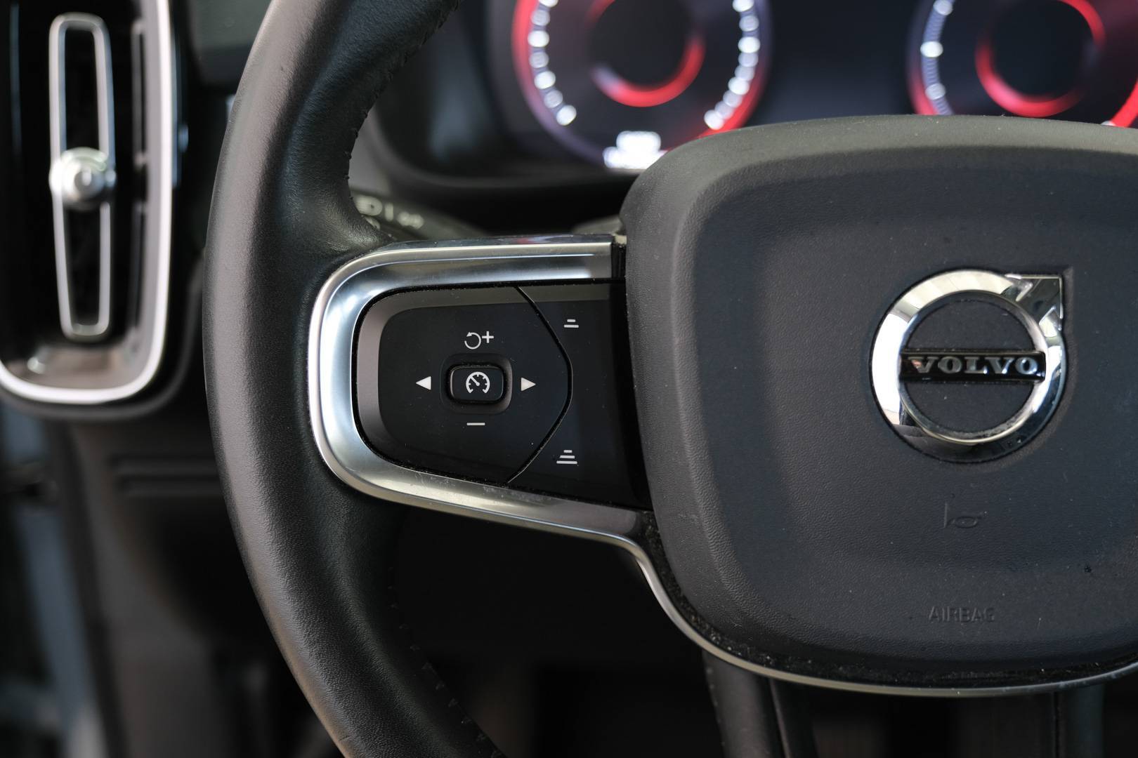 VOLVO XC40 - Foto 11