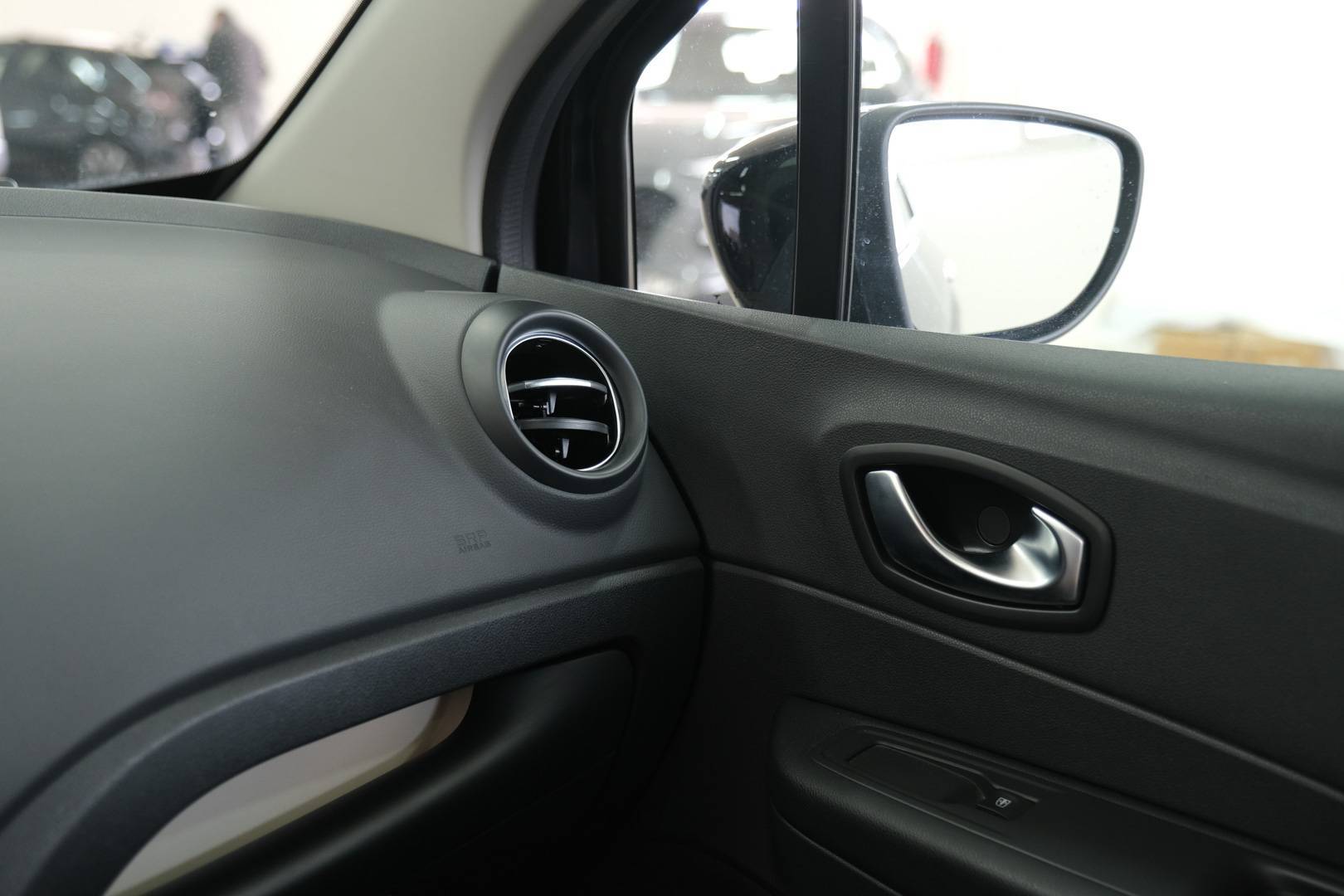 RENAULT Captur - Foto 18