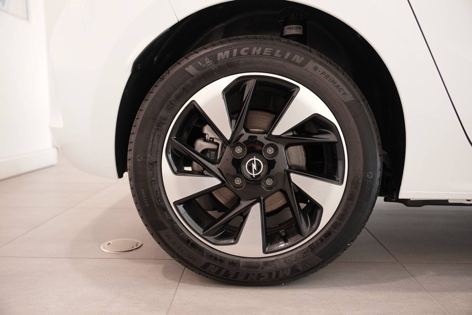 OPEL Corsa - Foto 5