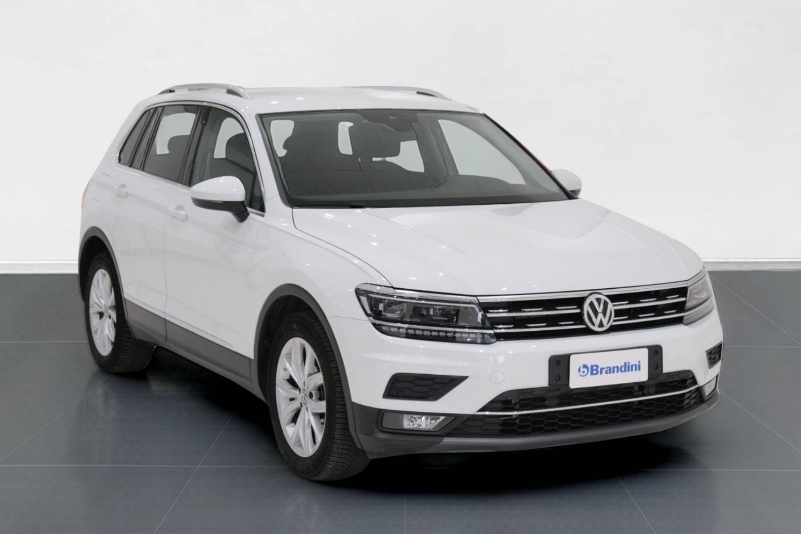 VOLKSWAGEN Tiguan - Foto 3