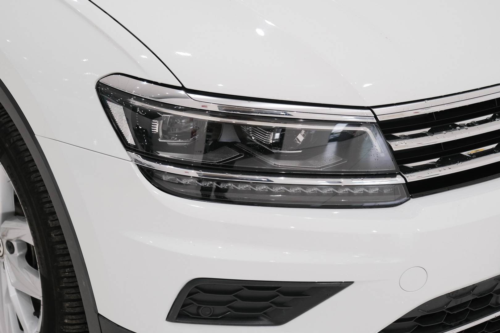VOLKSWAGEN Tiguan - Foto 4