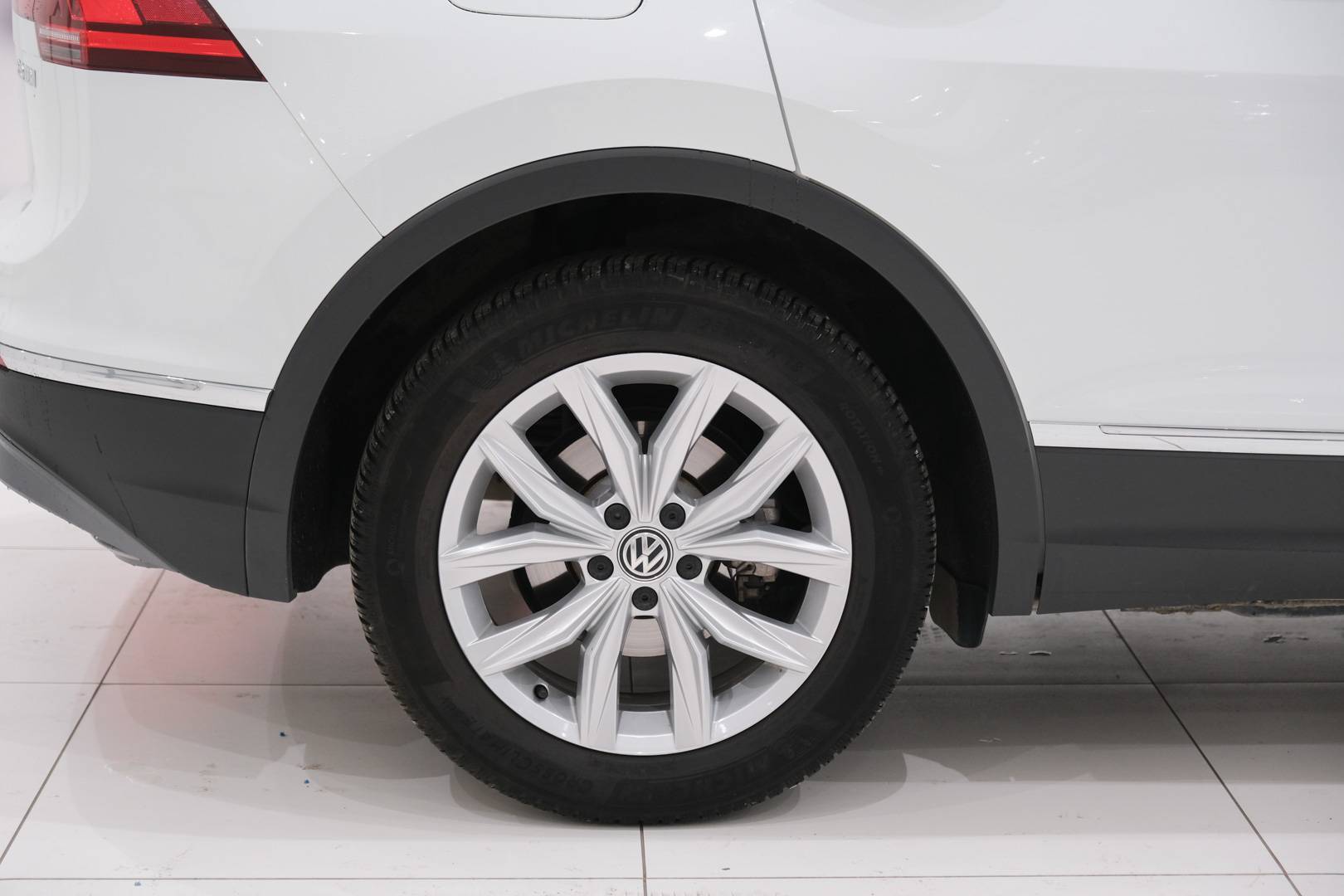 VOLKSWAGEN Tiguan - Foto 7