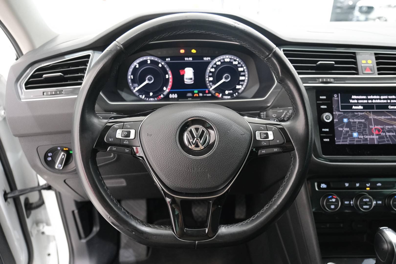 VOLKSWAGEN Tiguan - Foto 10