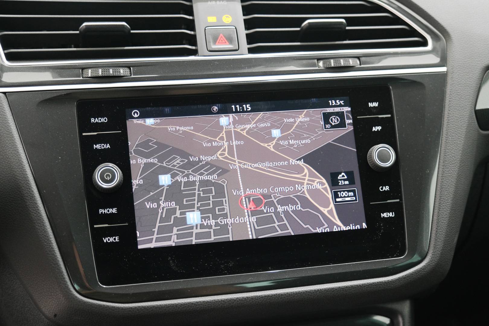 VOLKSWAGEN Tiguan - Foto 15