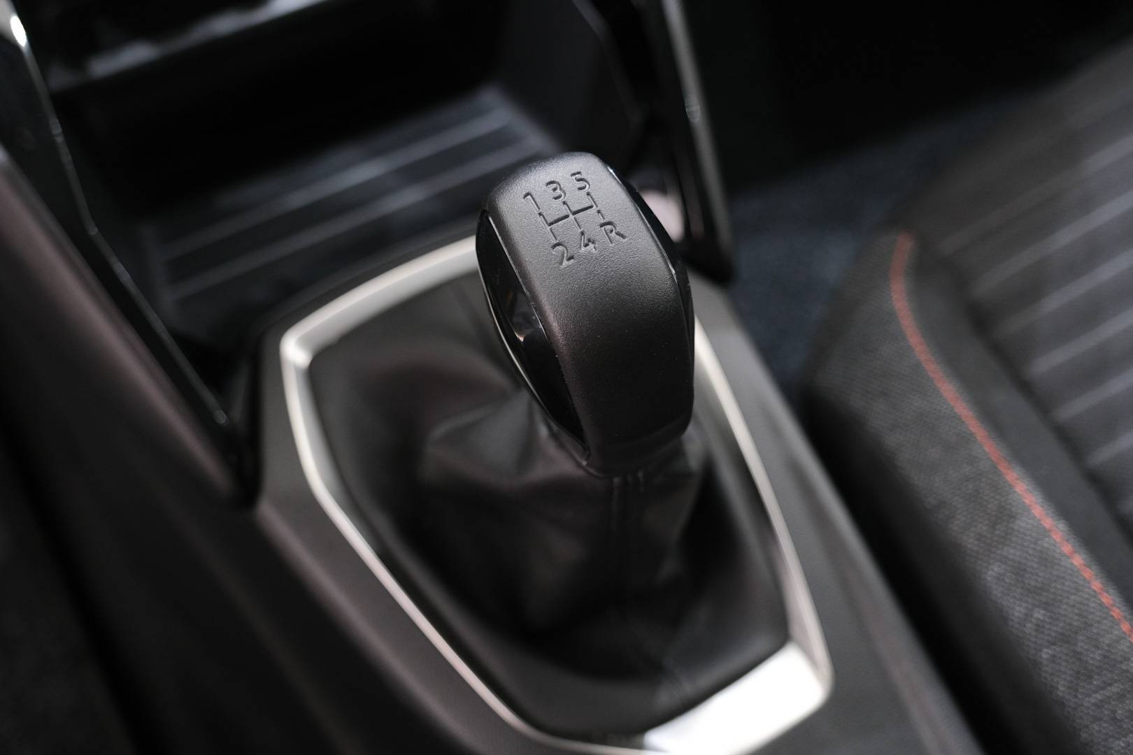 PEUGEOT 208 - Foto 19