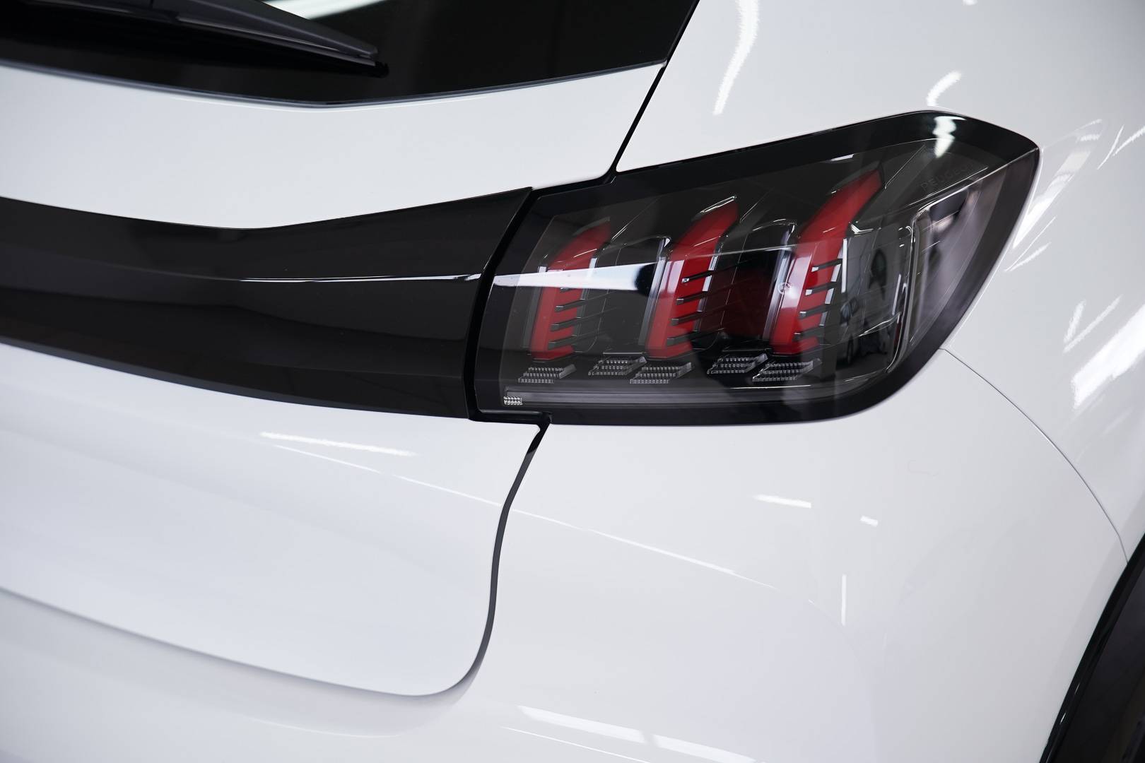 PEUGEOT 208 - Foto 8