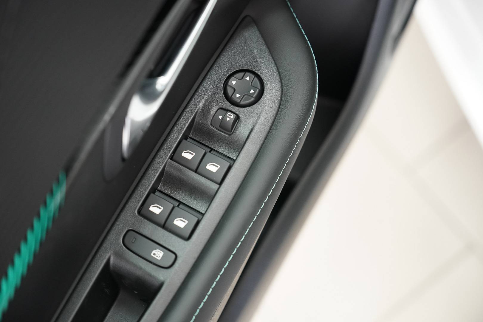 PEUGEOT 208 - Foto 10