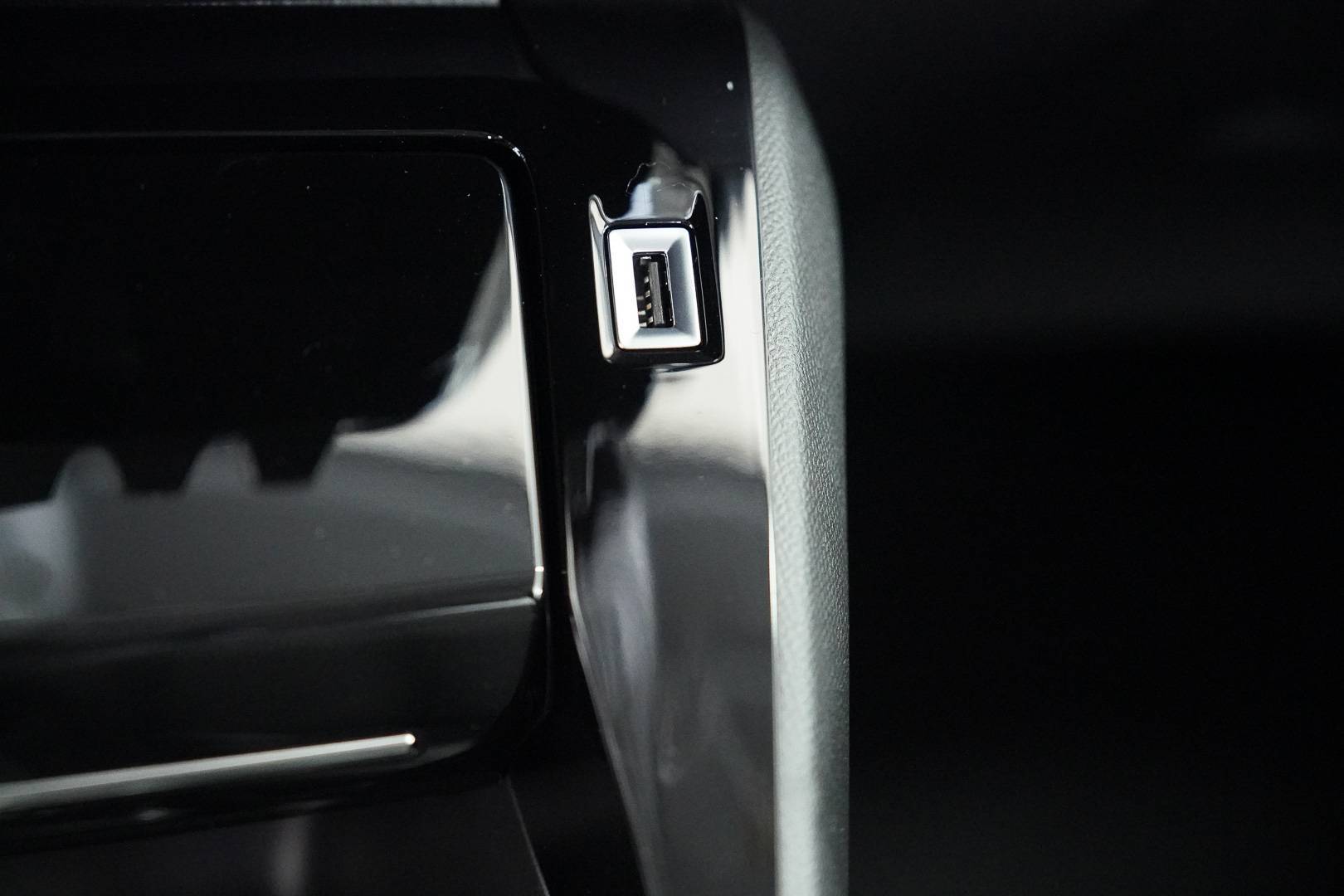 PEUGEOT 208 - Foto 18