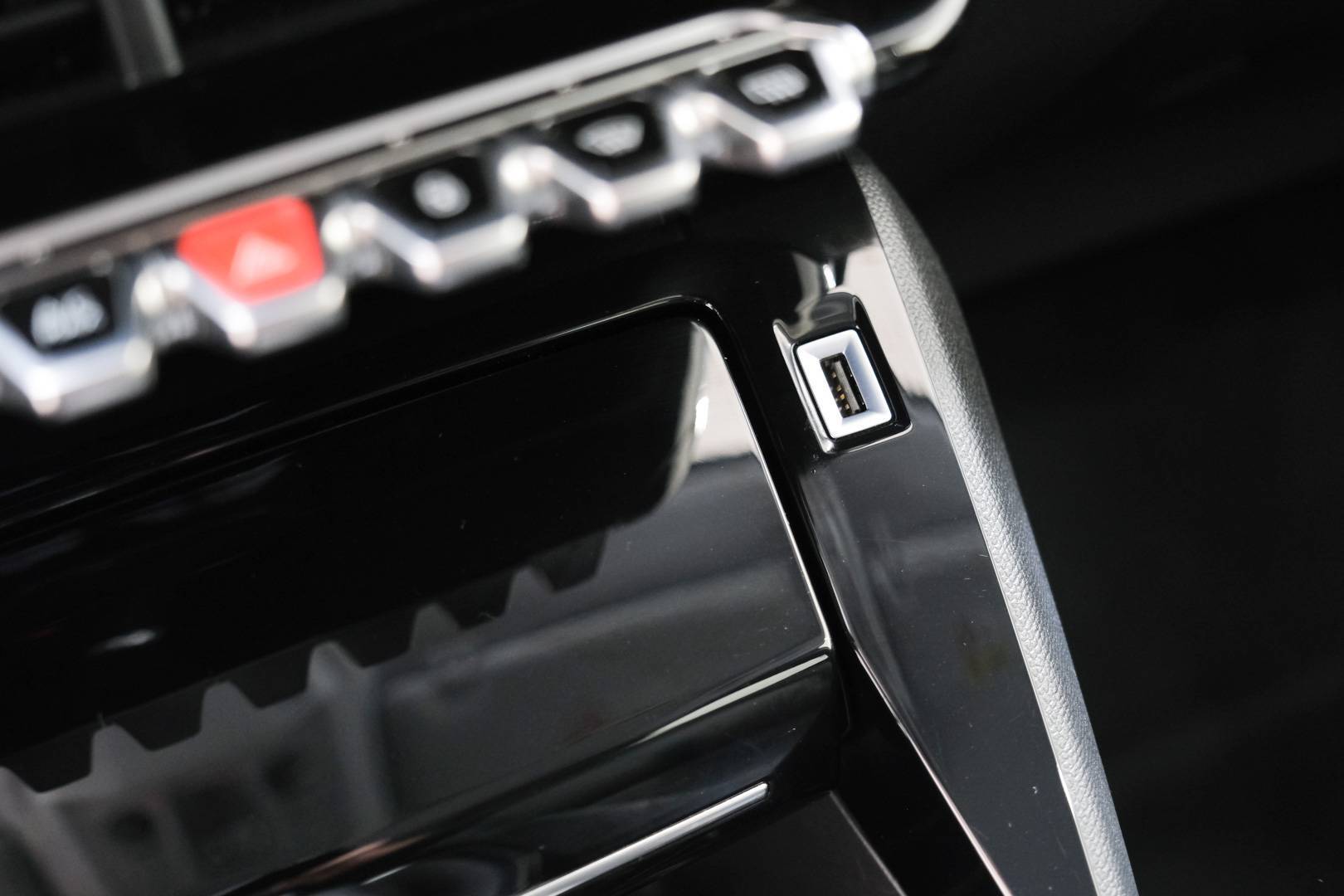 PEUGEOT 208 - Foto 20