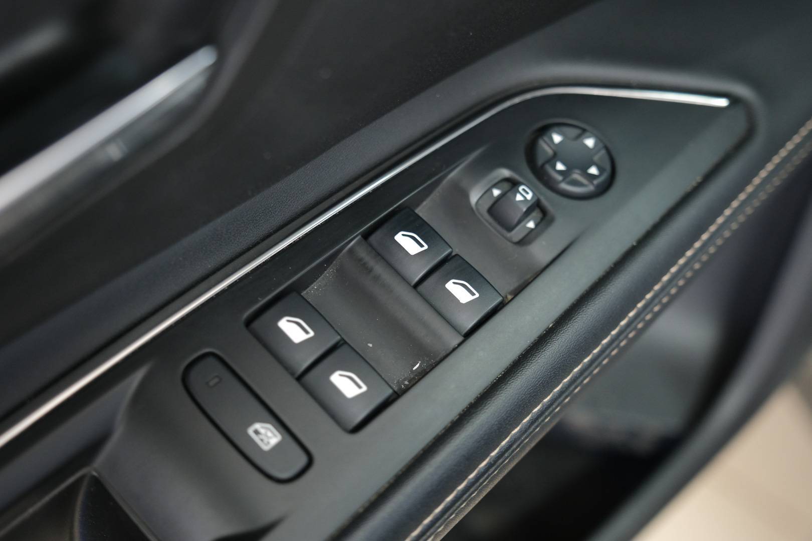 PEUGEOT 5008 - Foto 8