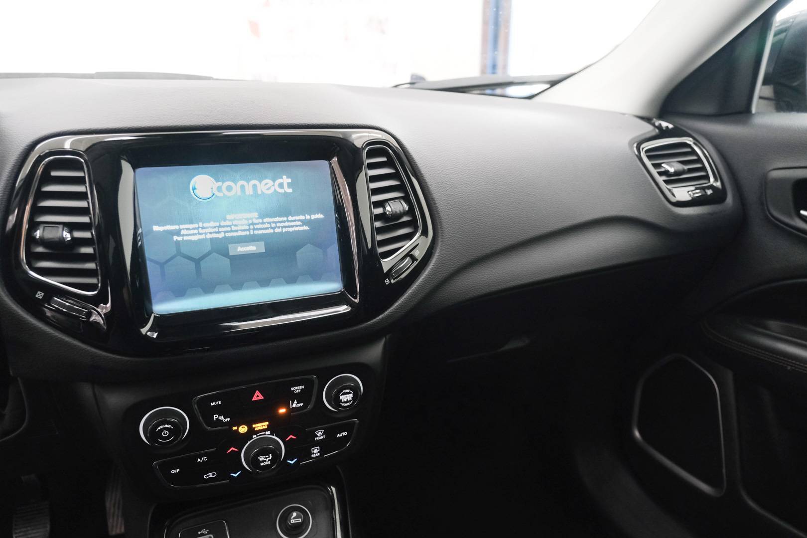 JEEP Compass - Foto 14