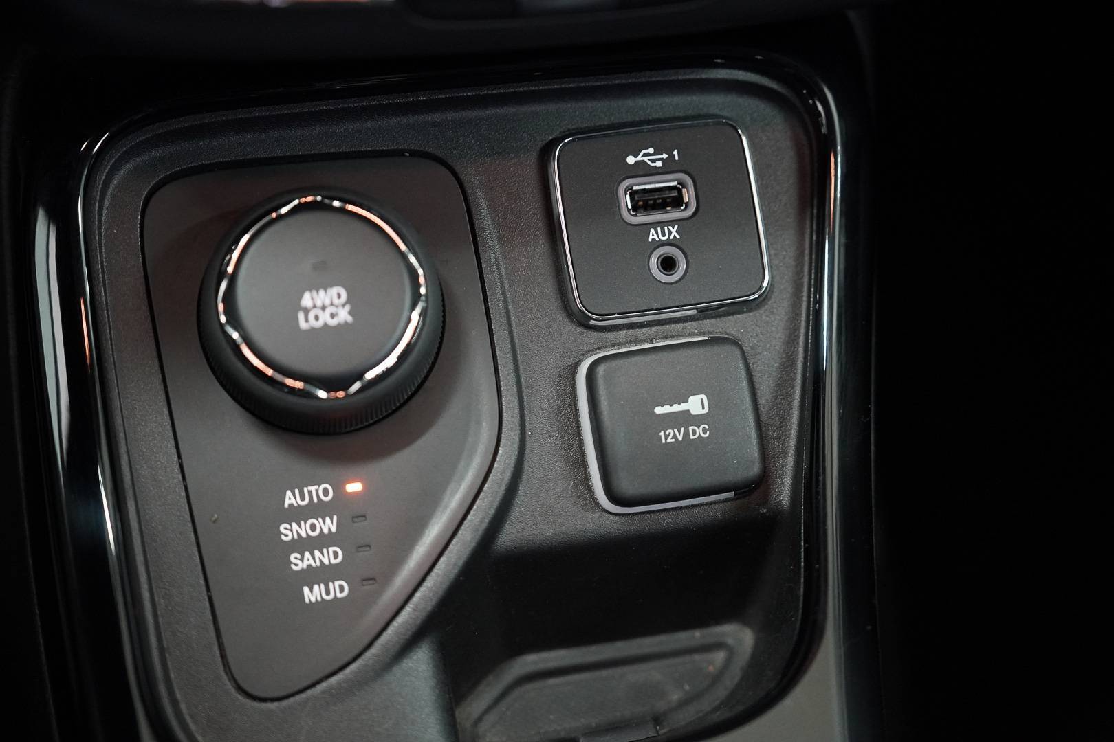 JEEP Compass - Foto 19