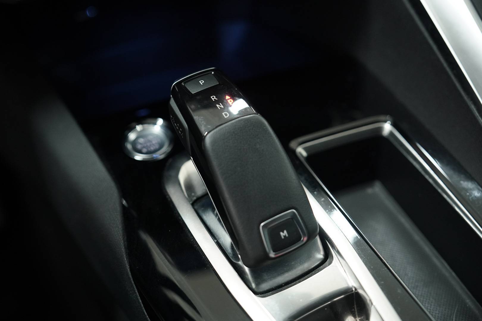 PEUGEOT 5008 - Foto 18
