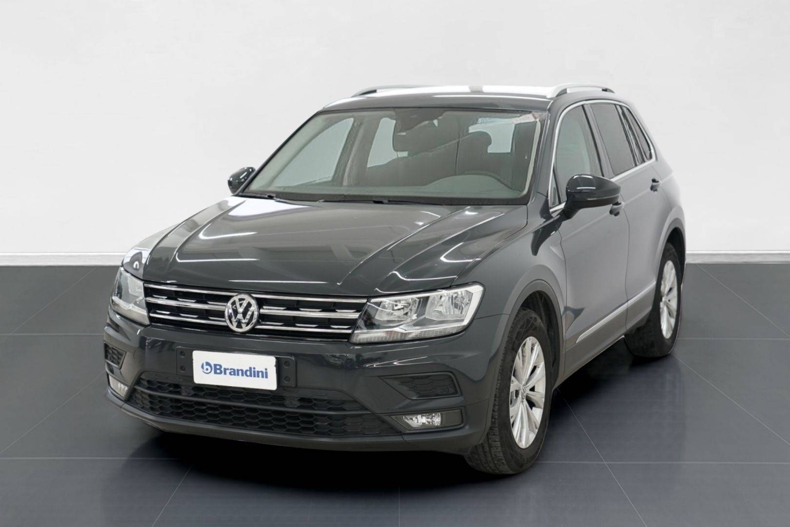VOLKSWAGEN Tiguan - Foto 1