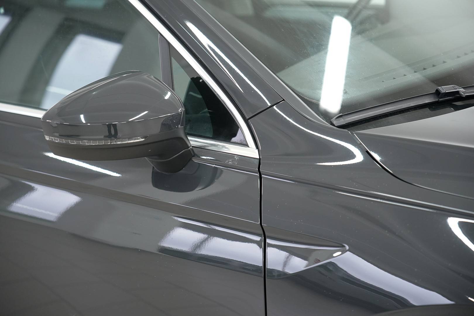 VOLKSWAGEN Tiguan - Foto 5