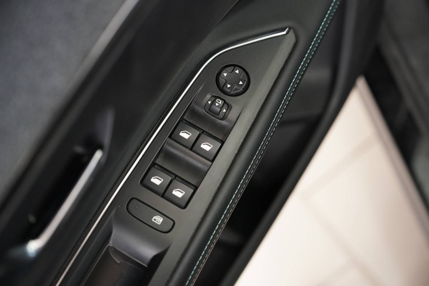 PEUGEOT 5008 - Foto 10