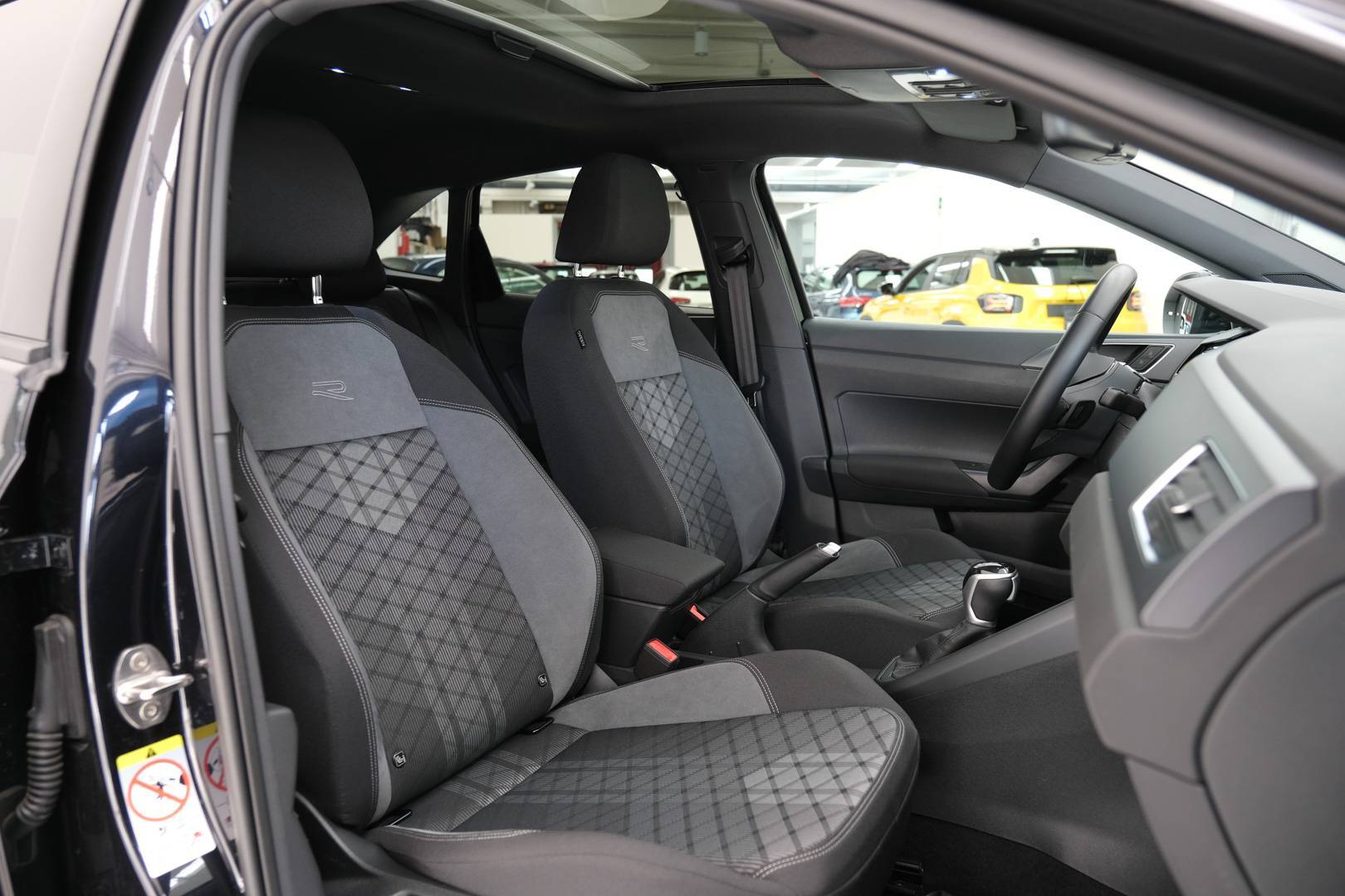 VOLKSWAGEN Taigo - Foto 19